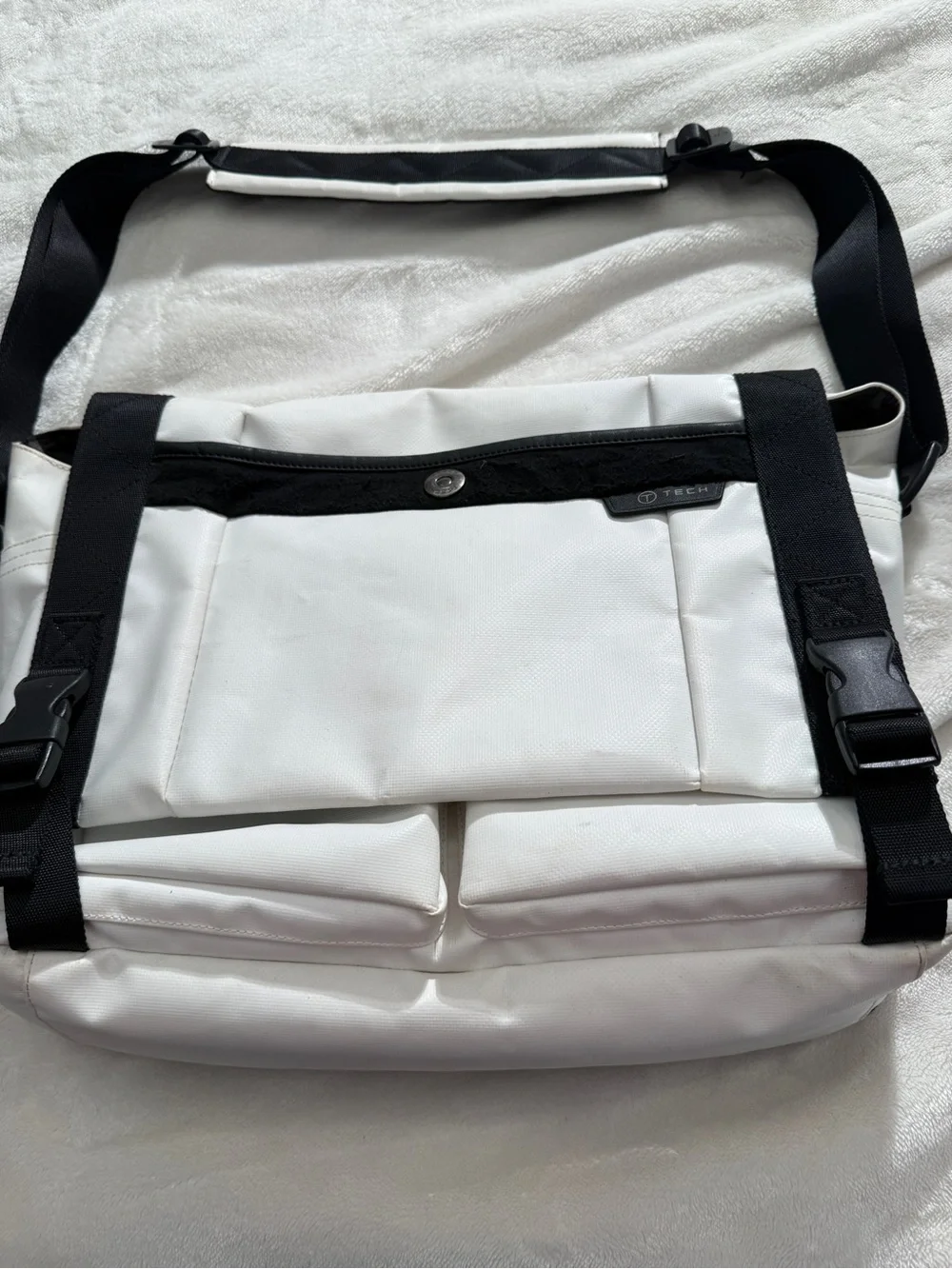 T-Tech by TUMI White Tactical Technical Messenger Bag Crossbody Techwear 59671WT
